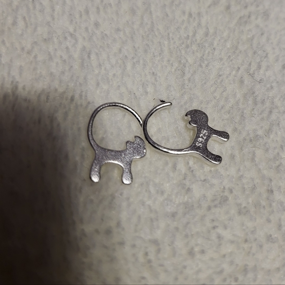 NWT SMALL 925 SILVER KITTY CAT HOOPS - Picture 3 of 4